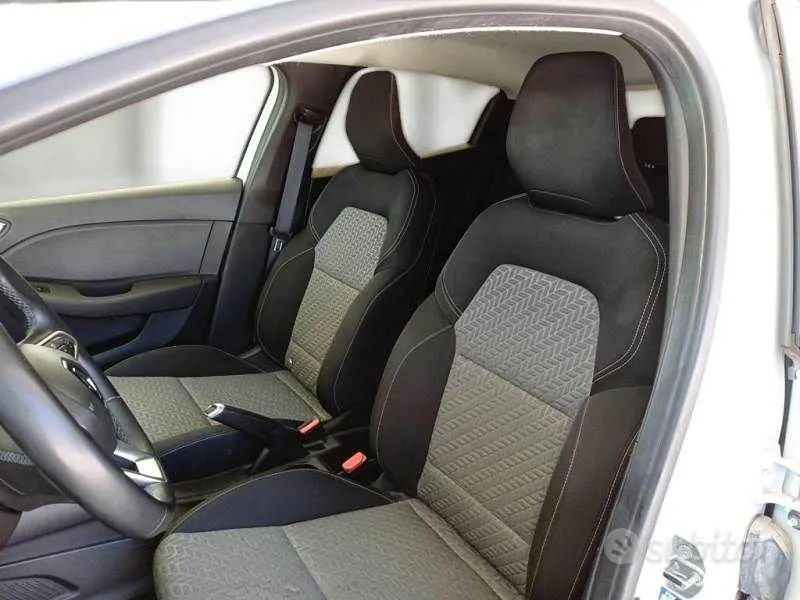 Renault Clio 2023 photo 4
