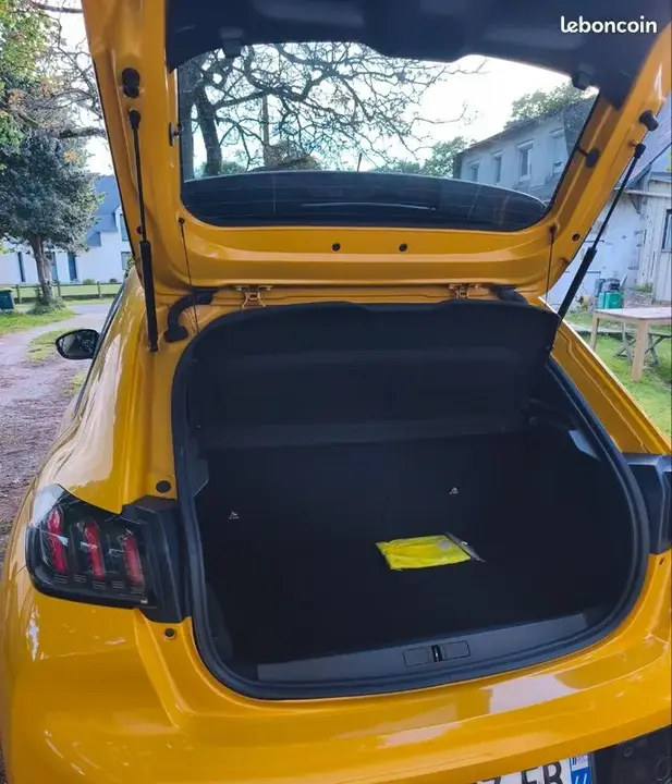 Peugeot 208 2022 photo 2