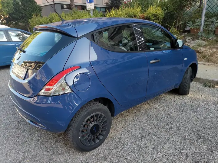 Lancia Ypsilon 2018 photo 2