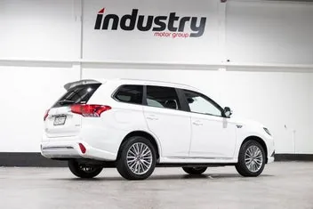 Mitsubishi Outlander 2021 photo 4