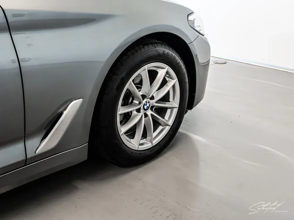 BMW 5 Series 2024 photo 3
