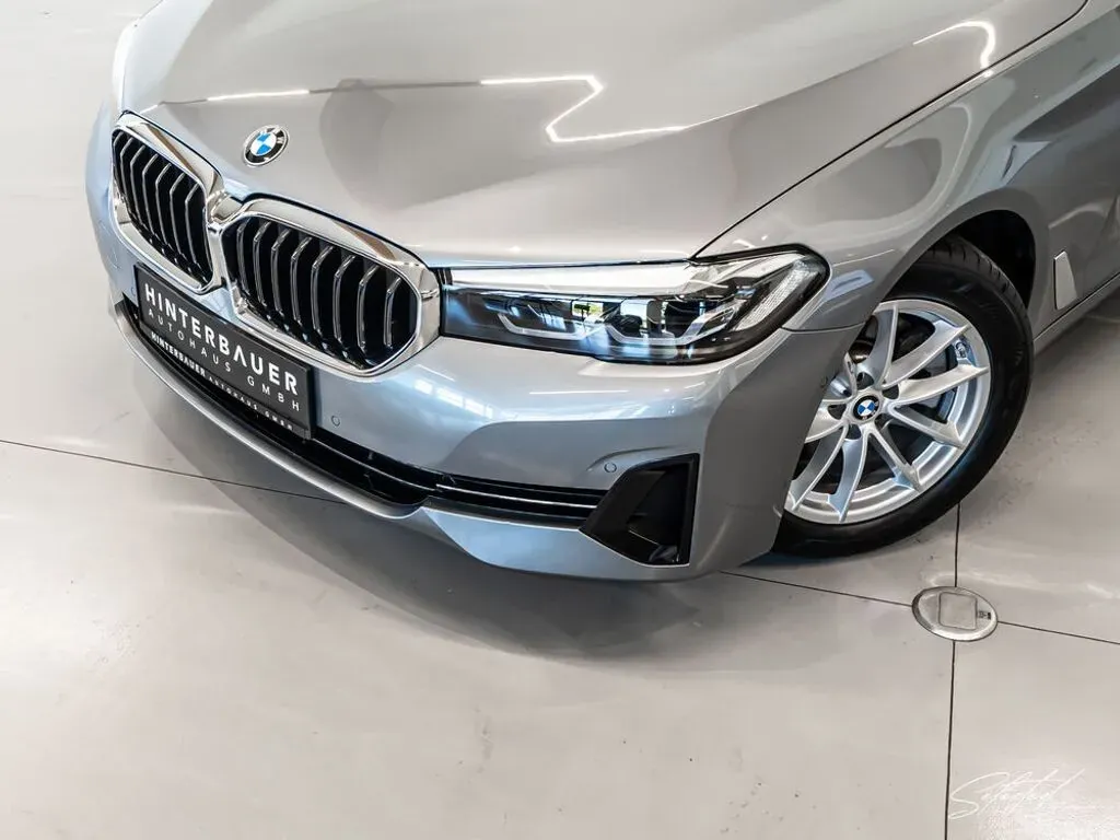 BMW 5 Series 2024 photo 2
