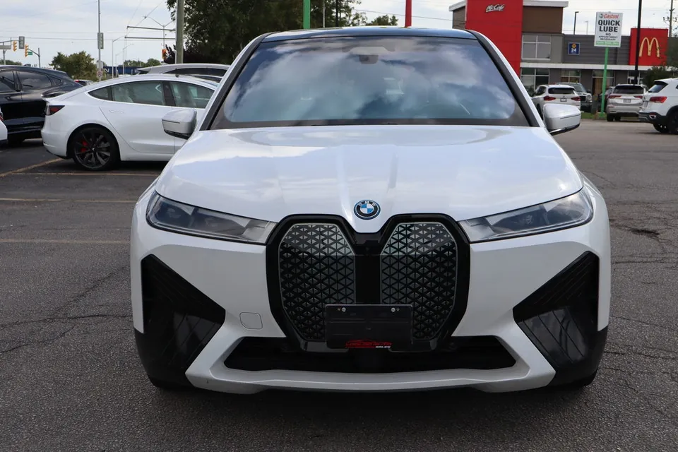 BMW Ix 2022 photo 2