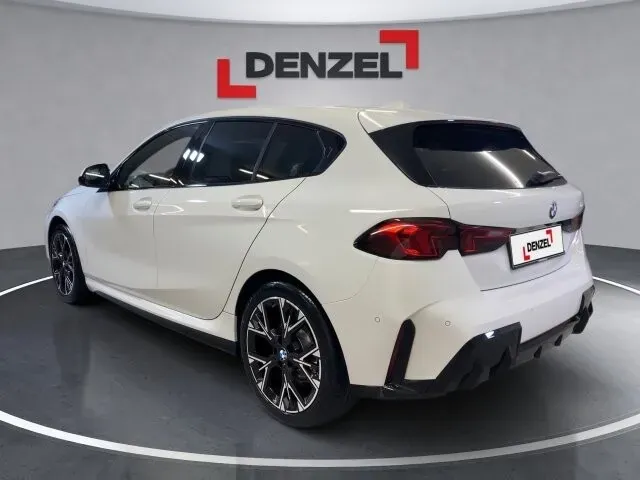 BMW 1 Series 2026 photo 3