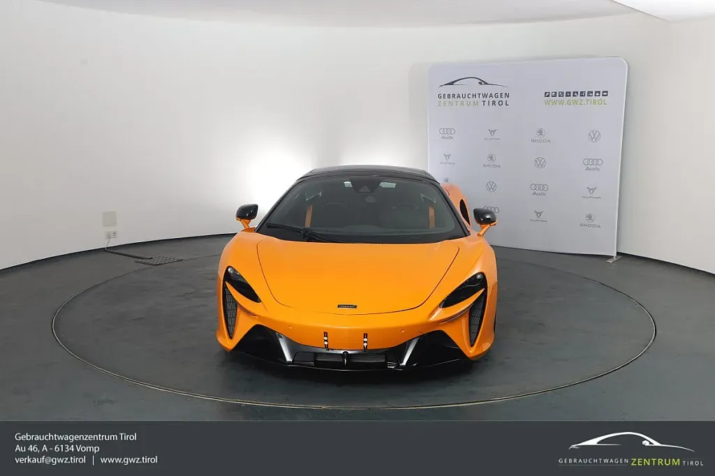 Mclaren Artura 2025 photo 2