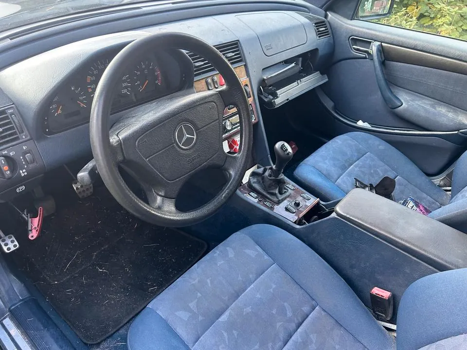Mercedes-Benz W202