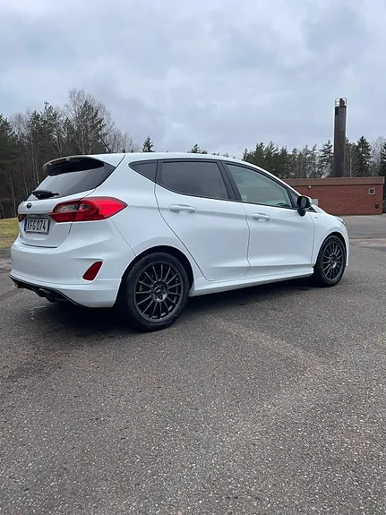 Ford Fiesta 2018 photo 2