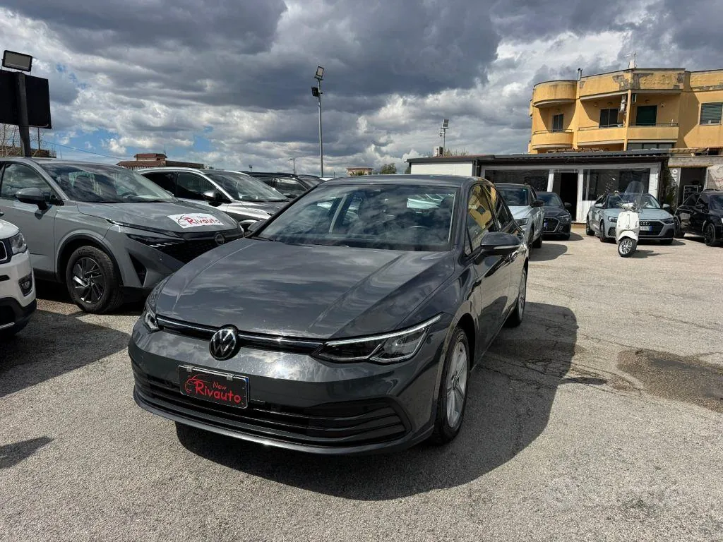 Volkswagen Golf 2022 photo 2