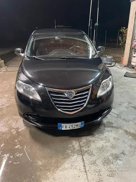 Lancia Ypsilon