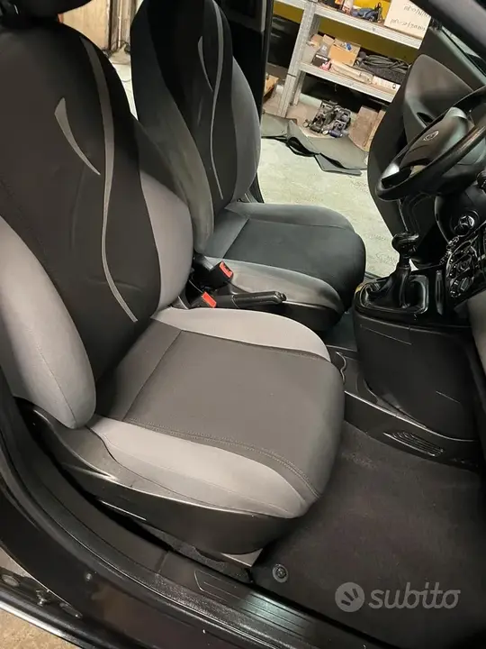 Lancia Ypsilon 2015 photo 2