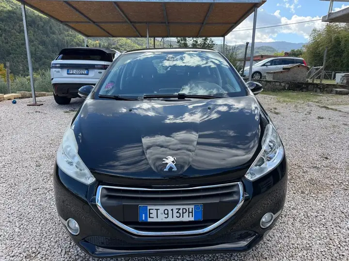 Peugeot 208 2014 photo 2