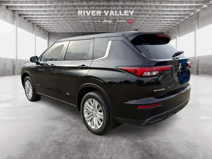 Mitsubishi Outlander 2024 photo 5