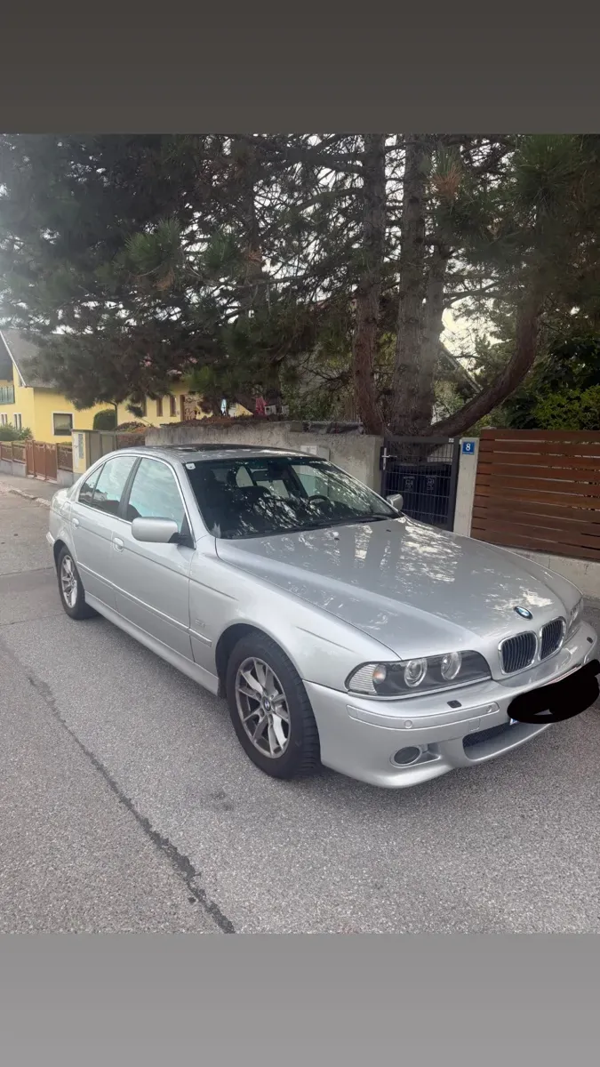 BMW 5 Series 2001 photo 2