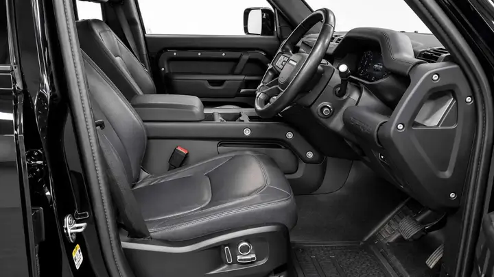 Land Rover Defender 2024 photo 2