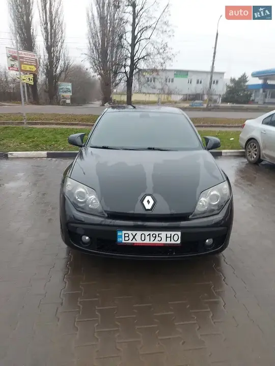 Renault Laguna 2010 photo 2
