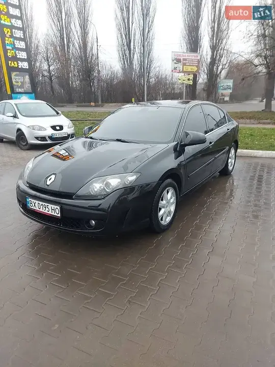 Renault Laguna 2010 photo 3