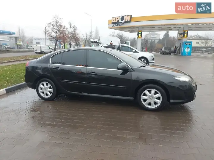 Renault Laguna 2010 photo 5