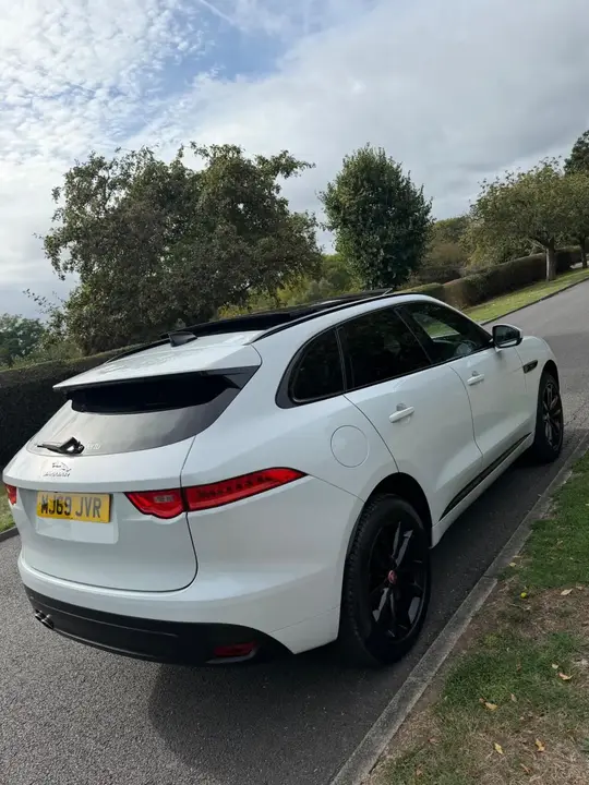 Jaguar F-Pace 2019 photo 4