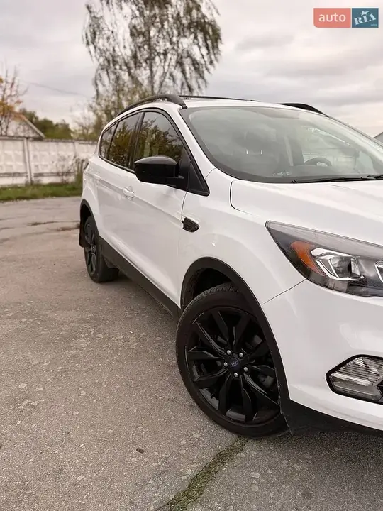 Ford Escape 2018 photo 3