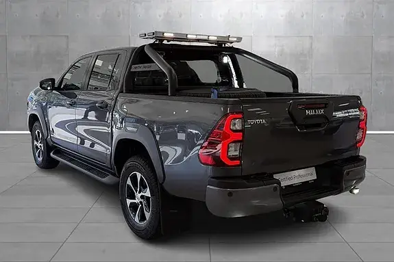 Toyota Hilux 2025 photo 4