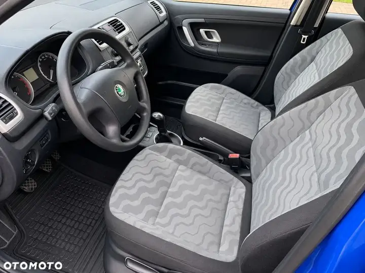 Skoda Fabia 2008 photo 3