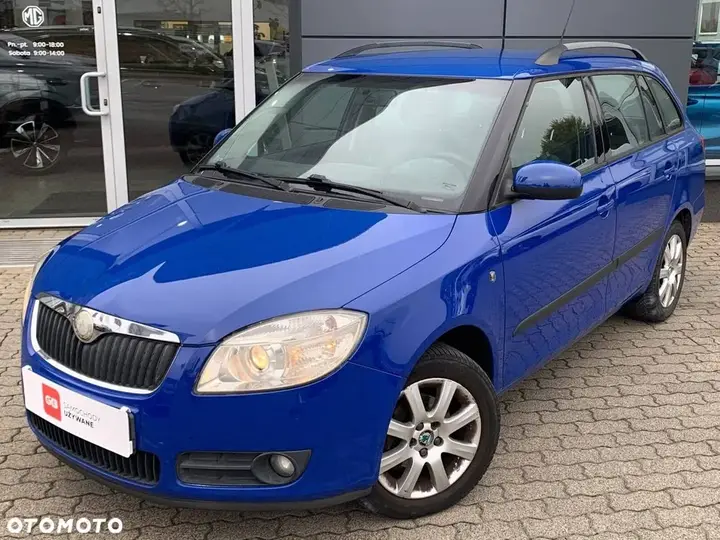 Skoda Fabia 2008 photo 2