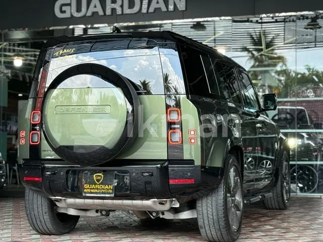 Land Rover Defender 2026 photo 2