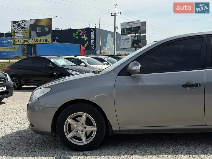Hyundai Elantra 2011 photo 4