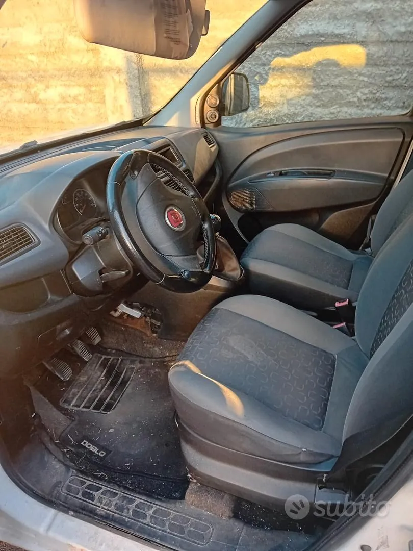 Fiat Doblo 2011 photo 4