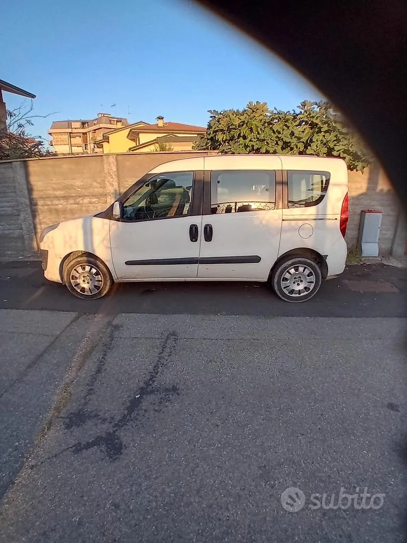 Fiat Doblo 2011 photo 3