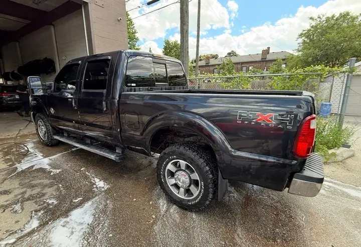 Ford F250 2011 photo 2