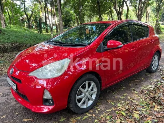 Toyota Aqua 2012 photo 3