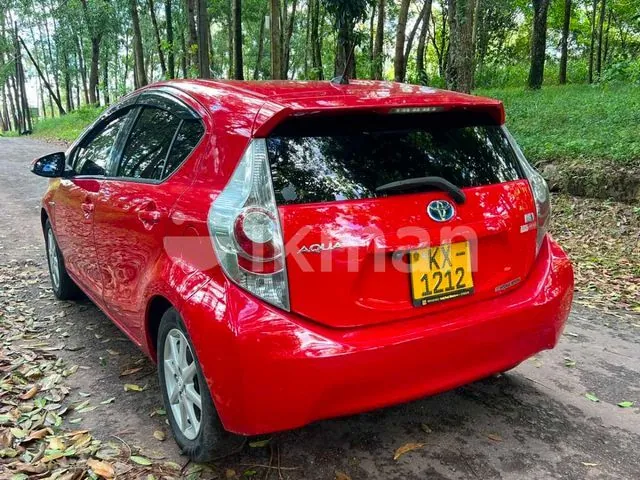 Toyota Aqua 2012 photo 5
