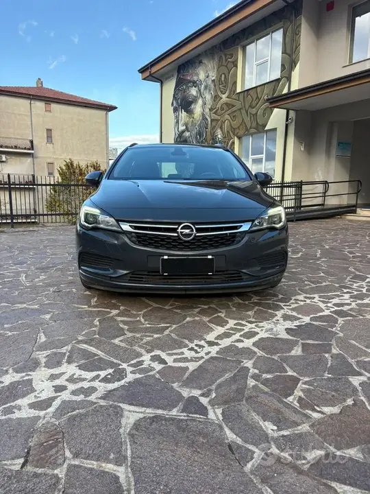 Opel Astra 2017 photo 2