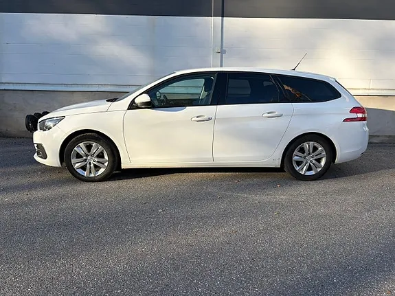Peugeot 308 2019 photo 2