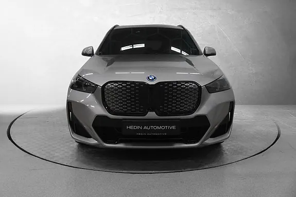 BMW Ix1 2025 photo 2
