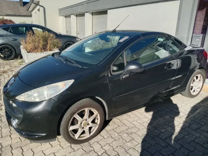 Peugeot 207 Cc 2009 photo 2