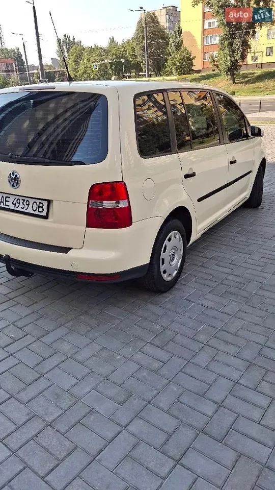 Volkswagen Touran 2008 photo 4