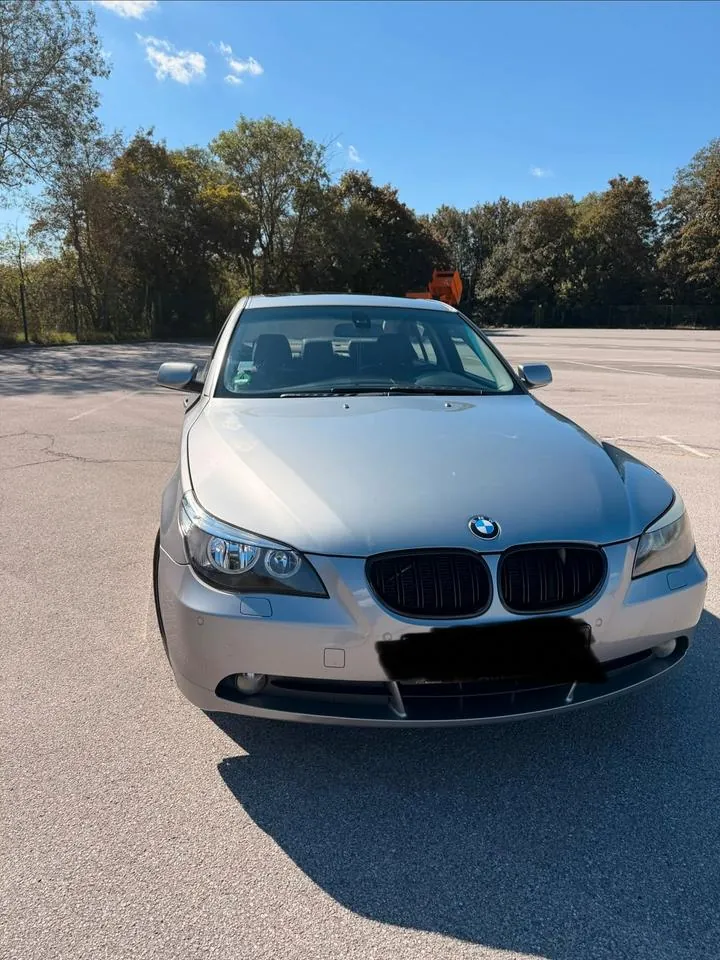 BMW 523I