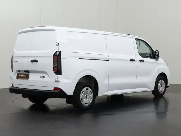 Ford Transit Custom 2024 photo 2