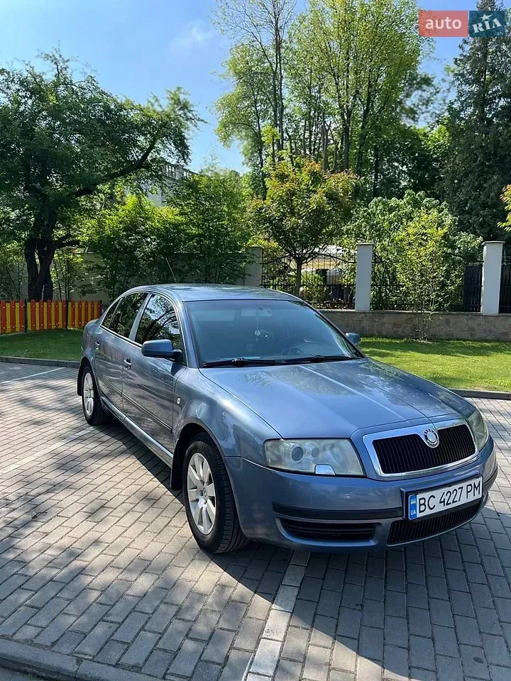Skoda Superb 2002 photo 3