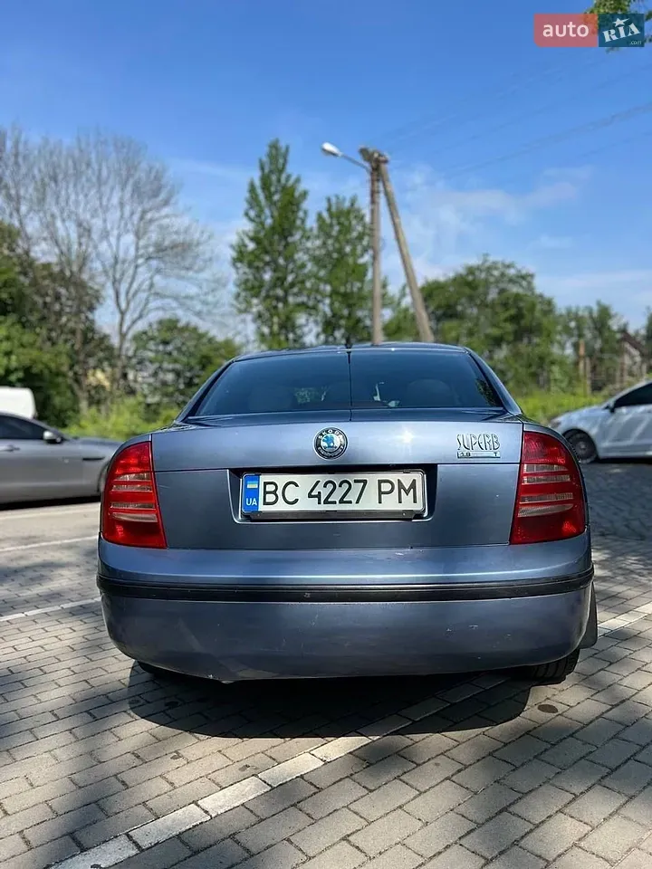 Skoda Superb 2002 photo 2