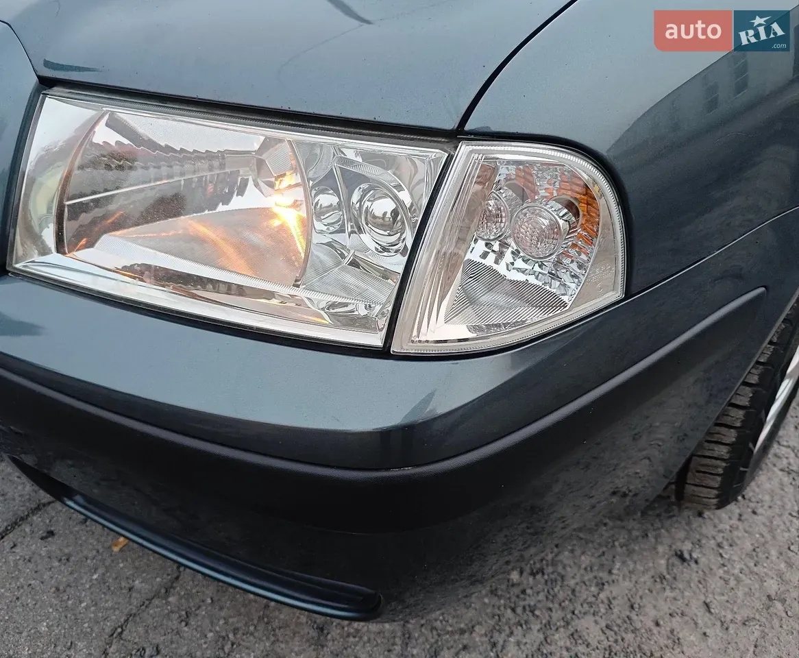 Skoda Octavia 2005 photo 2