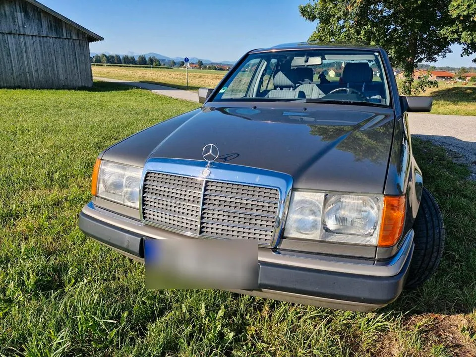 Mercedes-Benz W124