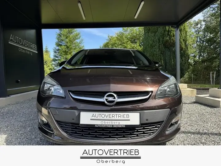 Opel Astra J