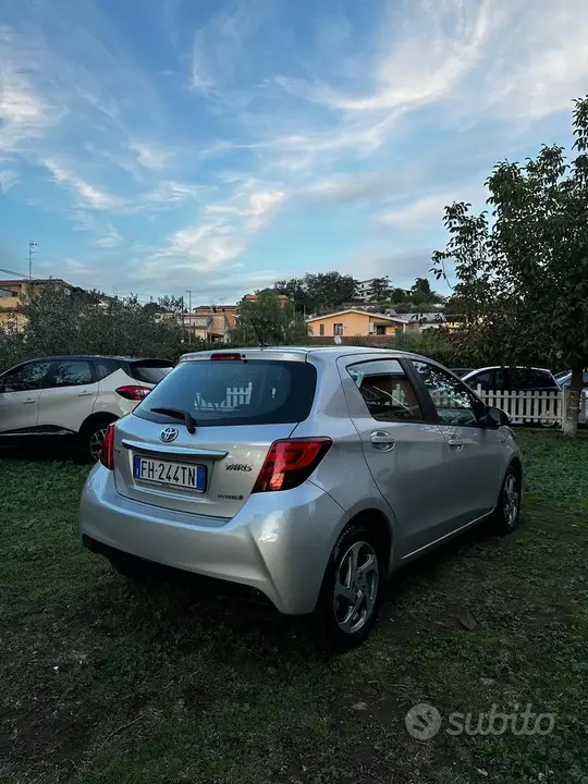 Toyota Yaris 2017 photo 4