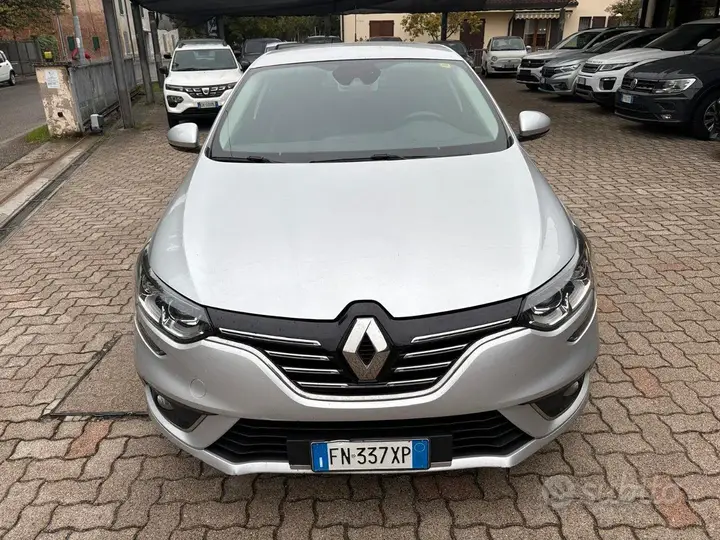 Renault Megane 2018 photo 2