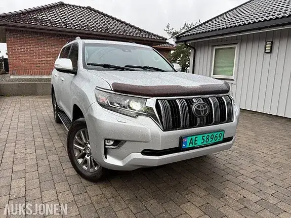 Toyota Land Cruiser 2019 photo 2