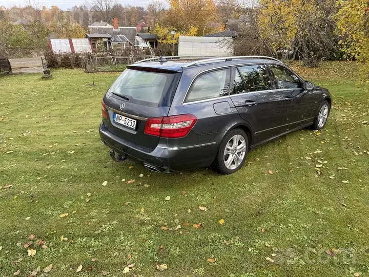 Mercedes-Benz E250 2012 photo 3