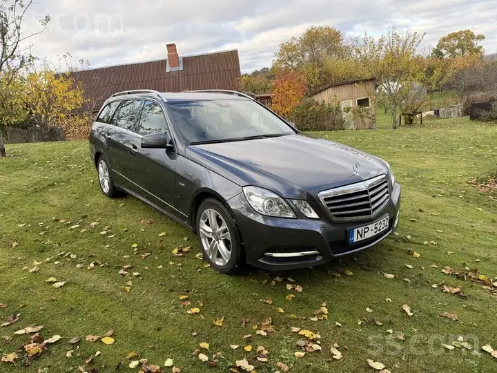 Mercedes-Benz E250 2012 photo 4